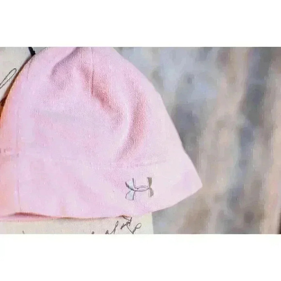 Girls Under Armour beanie hats (Lot of 2 hats) - Picture 5 of 13